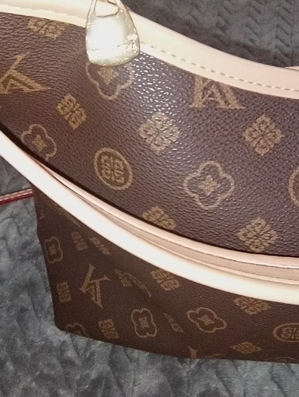 Brown Patterned Shoulder Bag with Tan Trim - Picture 4 of 5